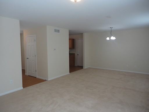 602 Mary Dr - Photo 2 of 14