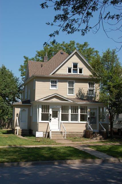 1019 South - Photo 2 of 3