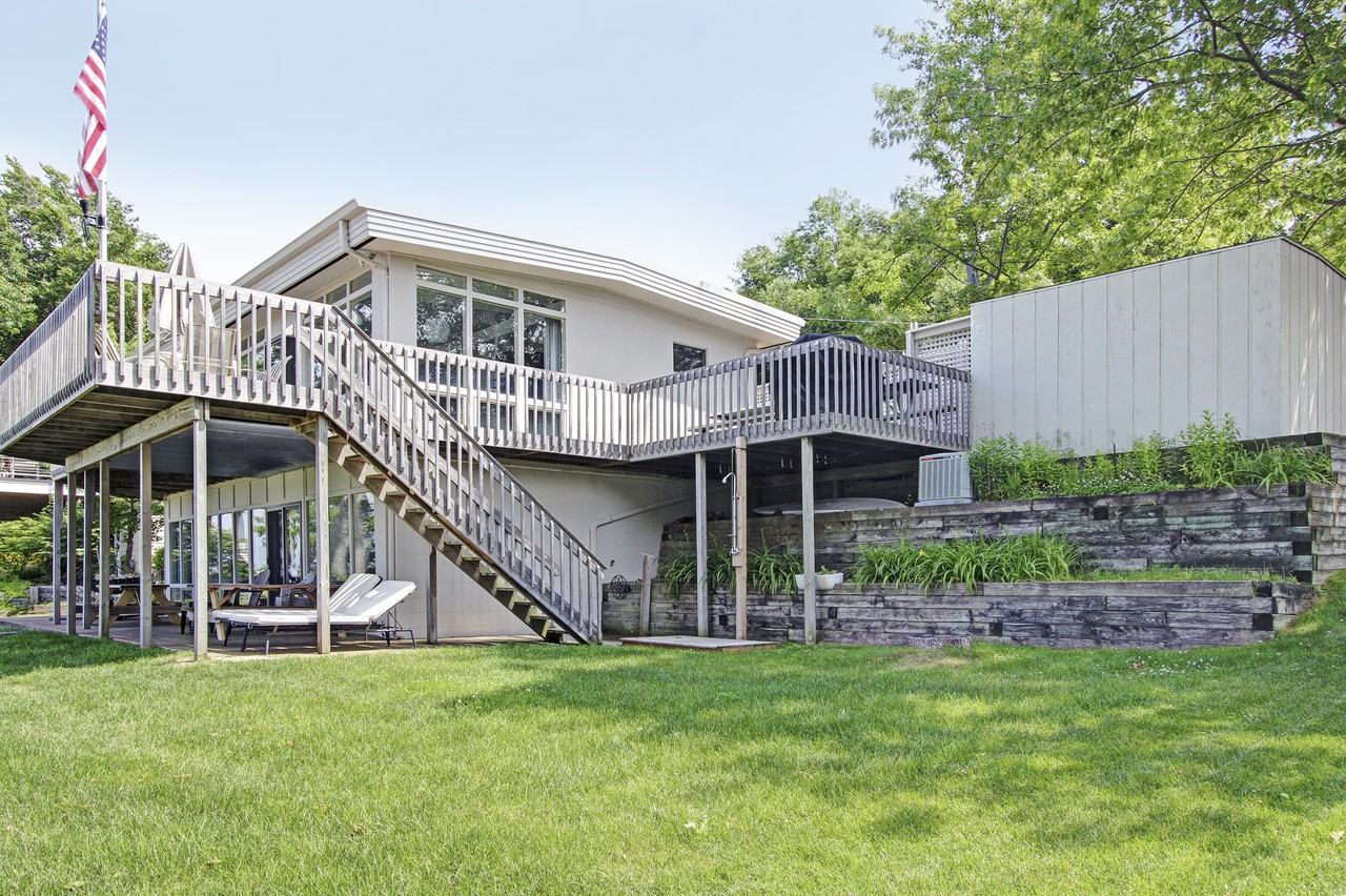 7745 Margaret Ave - Photo 2 of 17