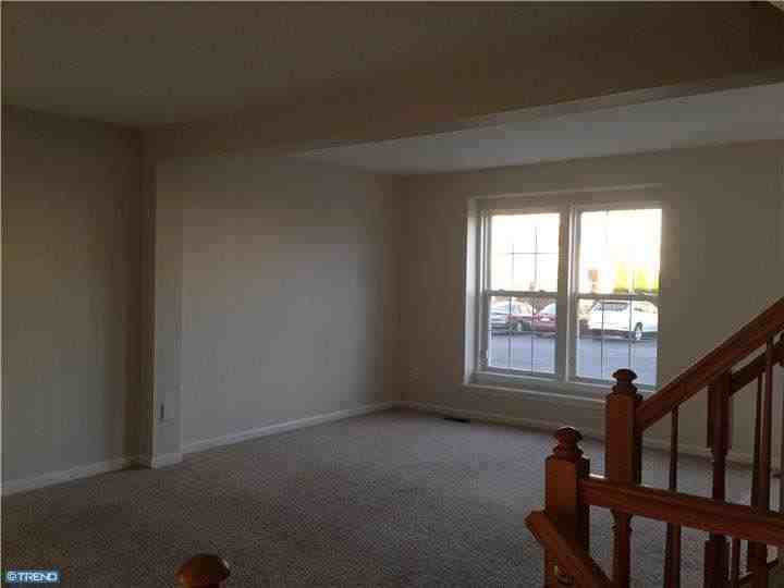 3454 Westview Dr - Photo 3 of 15