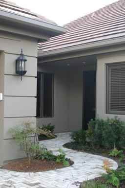 6717 Linford Ln - Photo 3 of 5