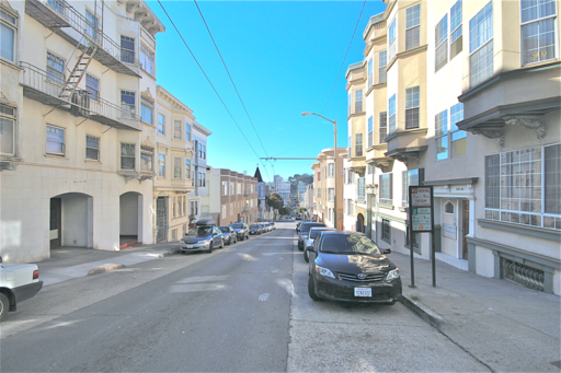 1471 Clay St - Photo 3 of 12