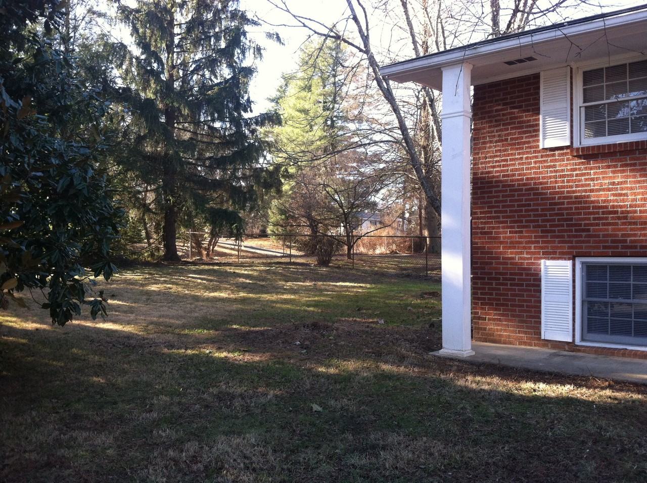 102 Anthony Dr - Photo 3 of 32