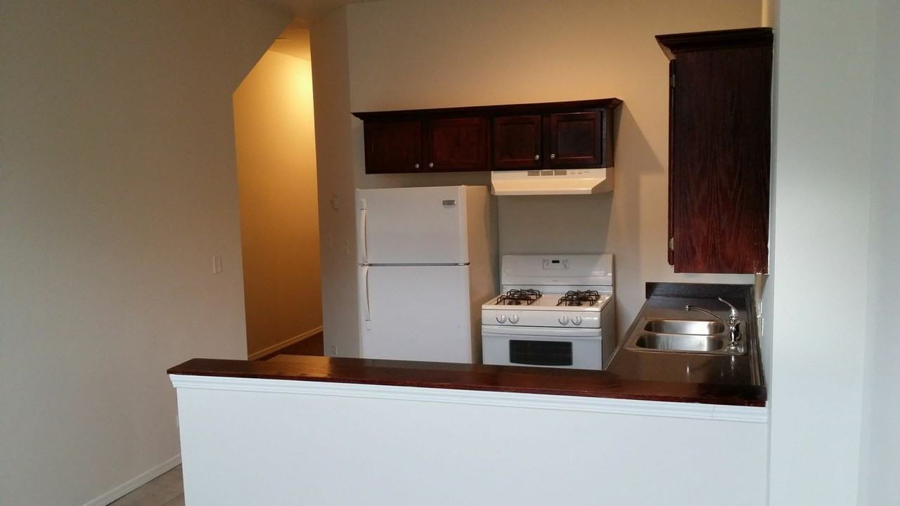 2332 W. Warren Blvd. - Photo 2 of 18