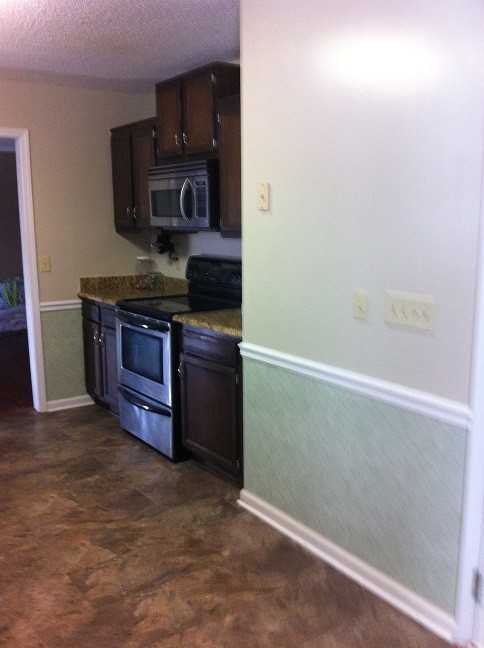 6805 Double M Dr - Photo 3 of 10