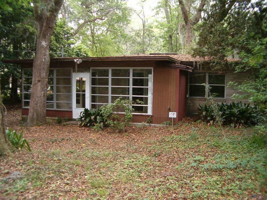 327 SW 26th St - Photo 2 of 6