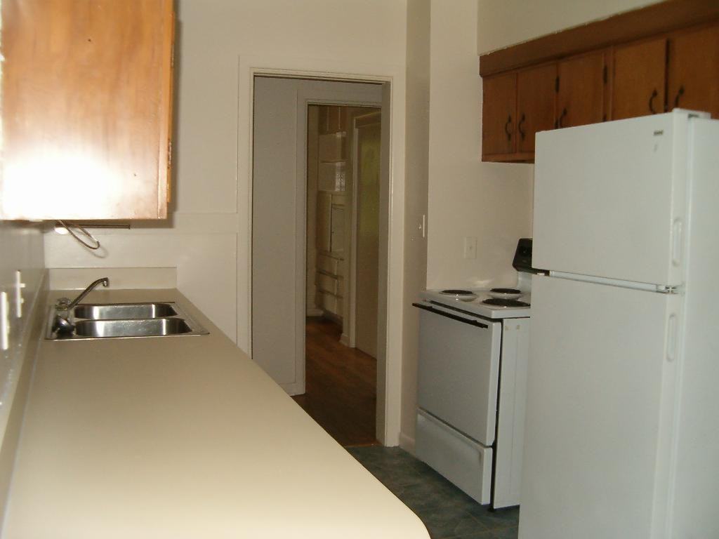 327 SW 26th St - Photo 3 of 6