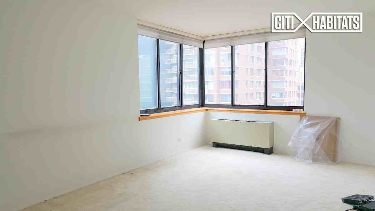 E 40th St #27B