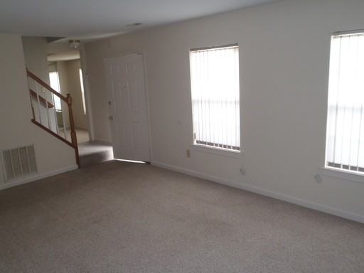 5913 Ellis Woods Way - Photo 2 of 9