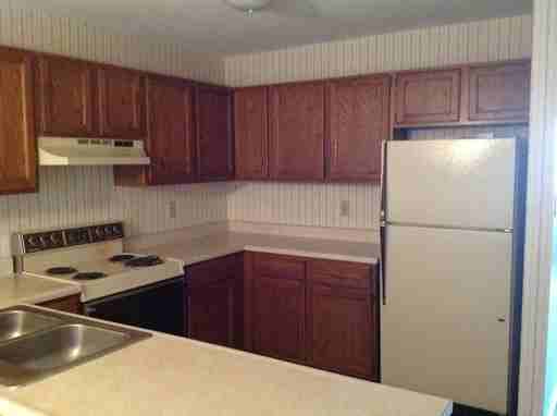 16 Fashion Pl - Photo 3 of 9