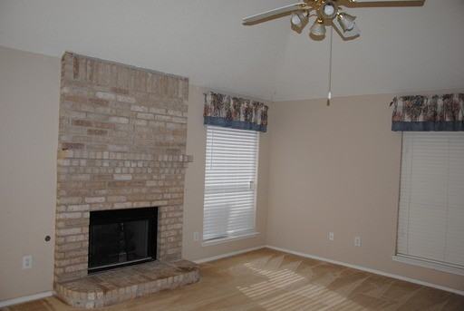 4828 Park Brook Dr - Photo 2 of 6