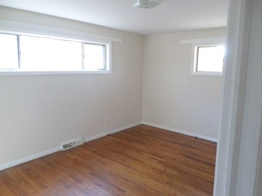 540 Camrose Dr - Photo 3 of 8