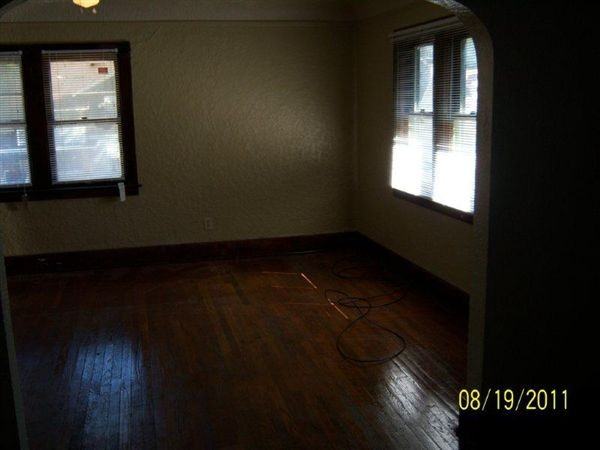 624 Oakdale SE - Photo 2 of 9