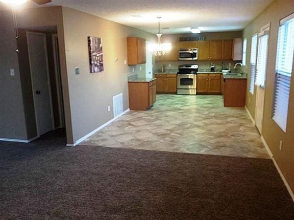 509 Linacre Dr - Photo 3 of 7