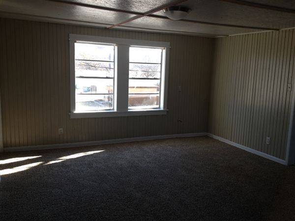 1210 Knight St - Photo 2 of 4