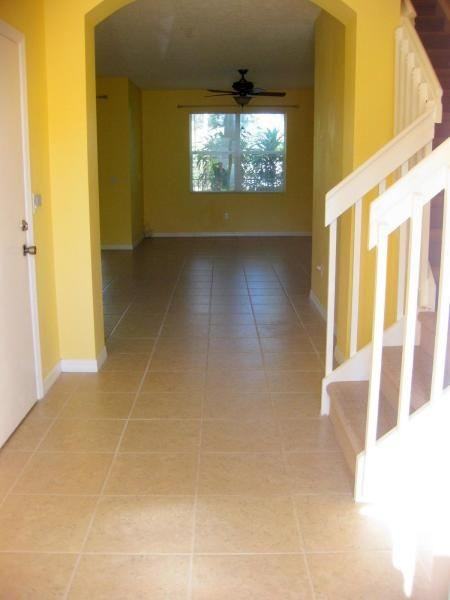 6041 Seminole Gardens Cir - Photo 3 of 6