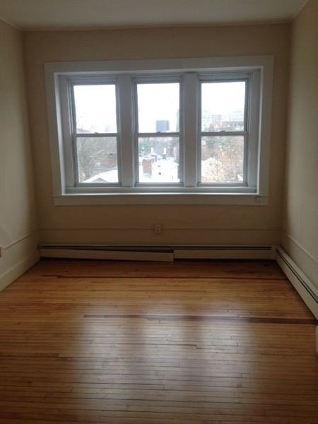 29 Eld St - Photo 2 of 5