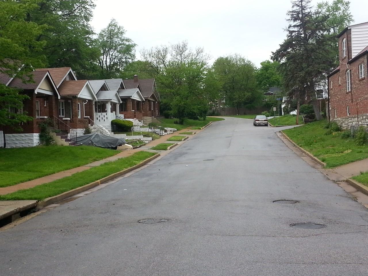 7106 Greenway Ave - Photo 2 of 10