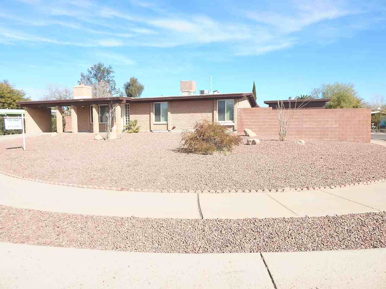 7829 N John Hancock Ave - Photo 2 of 2