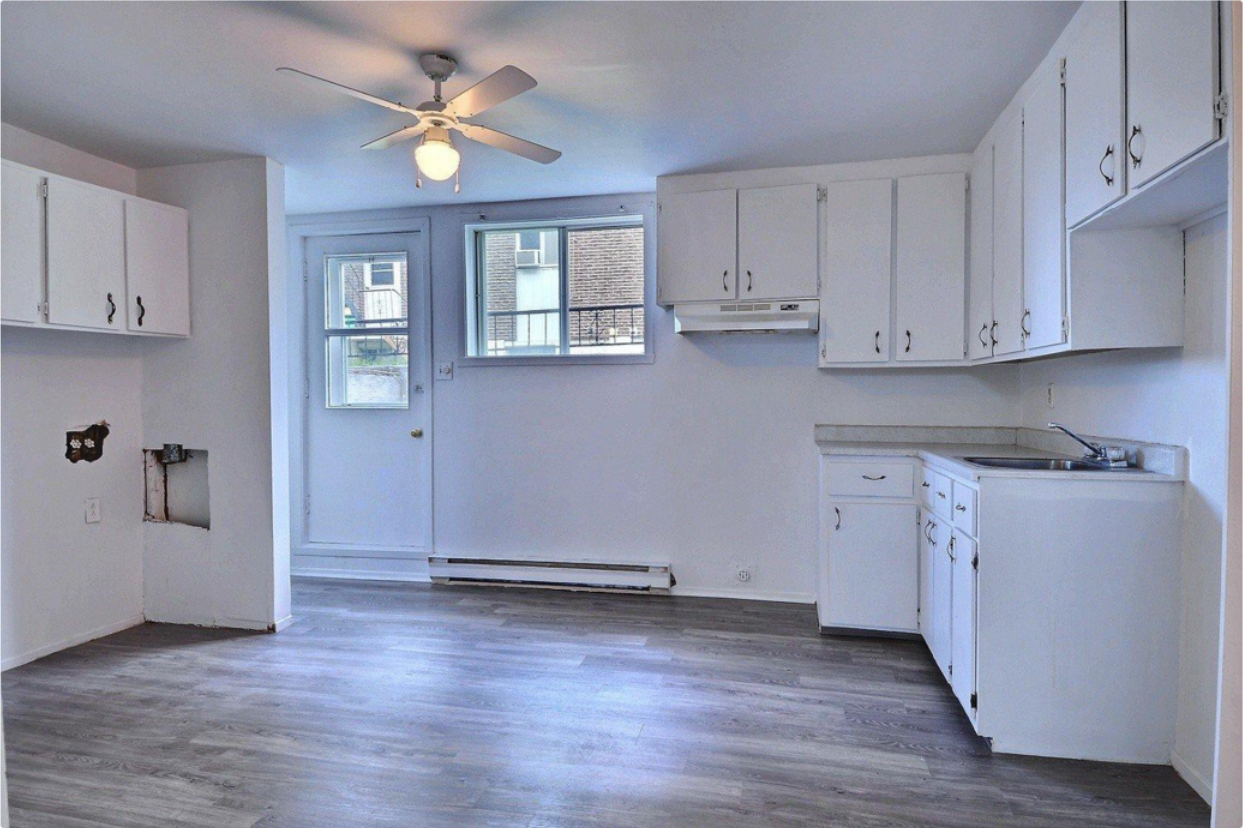 27 Rue Guévremont - Photo 2 of 9