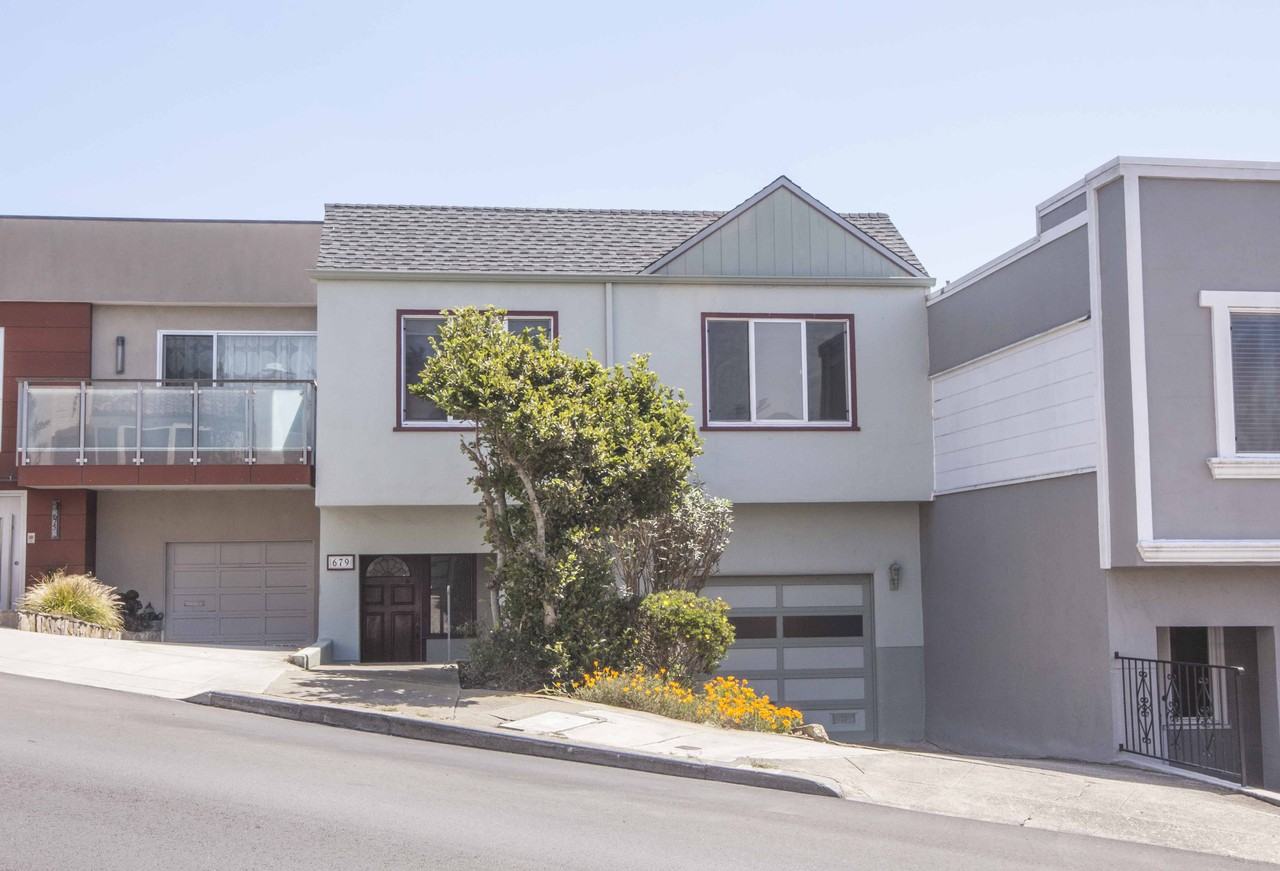 679 Teresita Boulevard - Photo 2 of 16