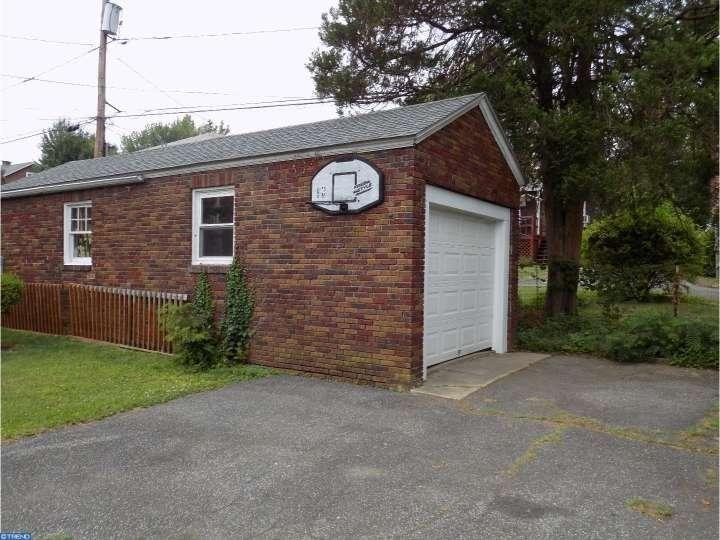 607 March St - Photo 3 of 25