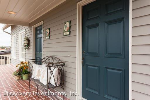 1028 Hollywood Avenue - Photo 2 of 14