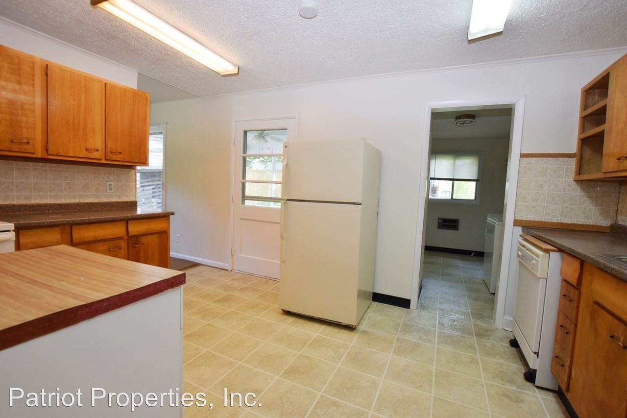 300 N Aspen Ave - Photo 3 of 6