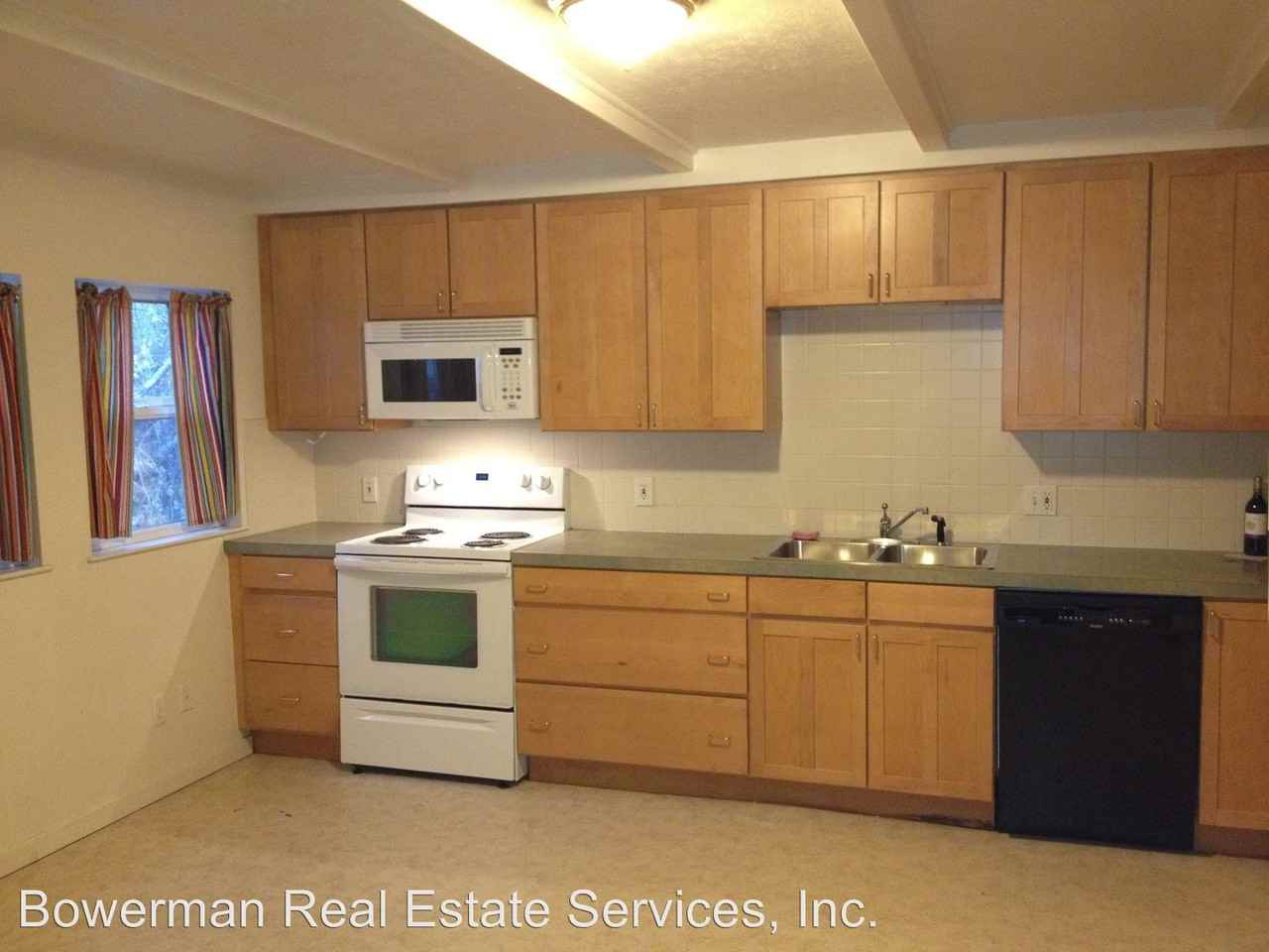 1705 19th St - Photo 3 of 9