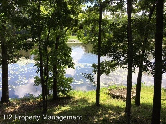 3111 Lakeview Point Rd - Photo 2 of 7