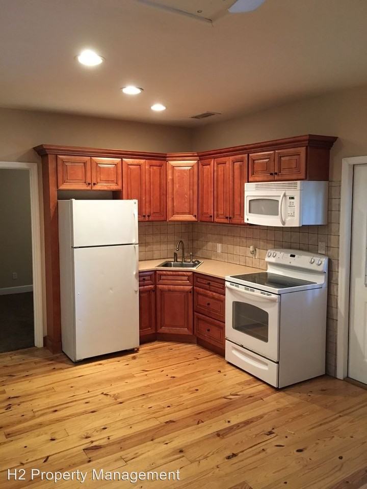 3111 Lakeview Point Rd - Photo 3 of 7