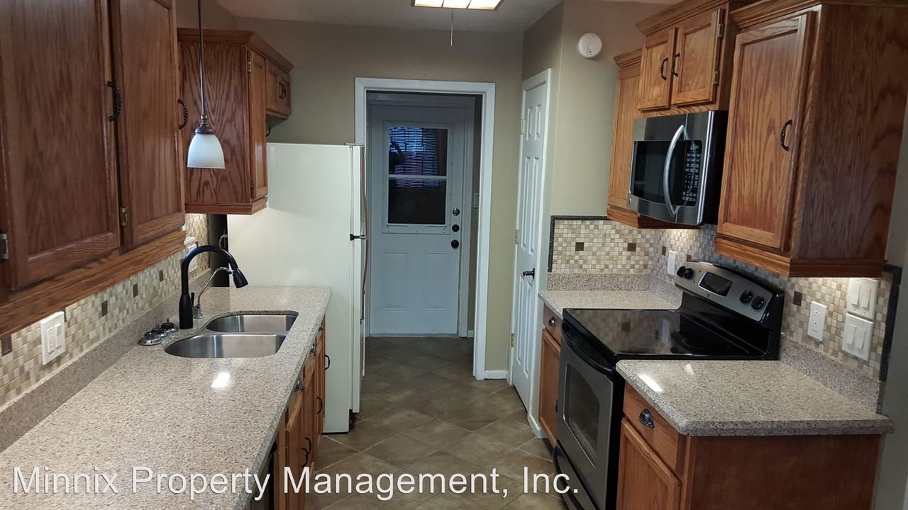 4403 59th St - Photo 3 of 31