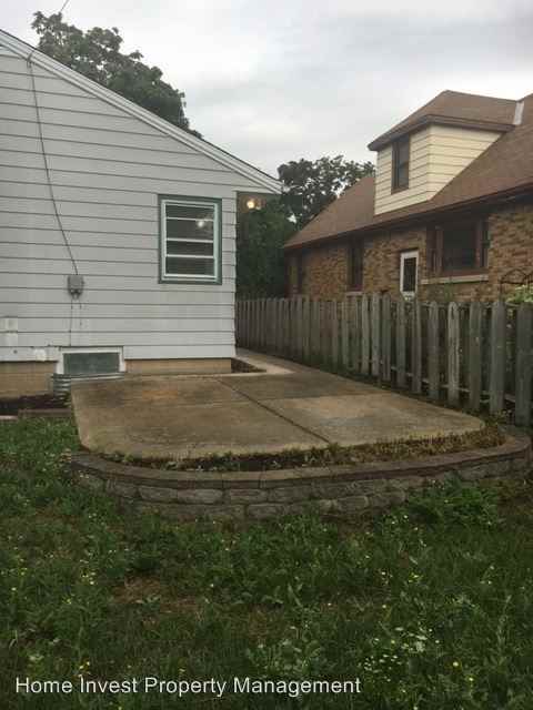 8030 W Melvina St - Photo 3 of 17