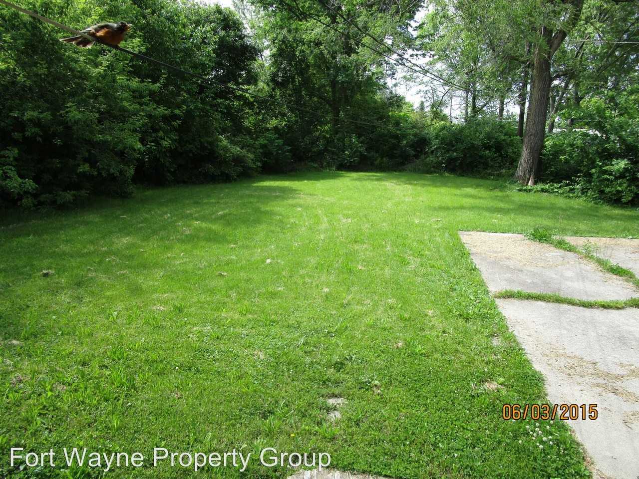 1930 Oxford St - Photo 2 of 11