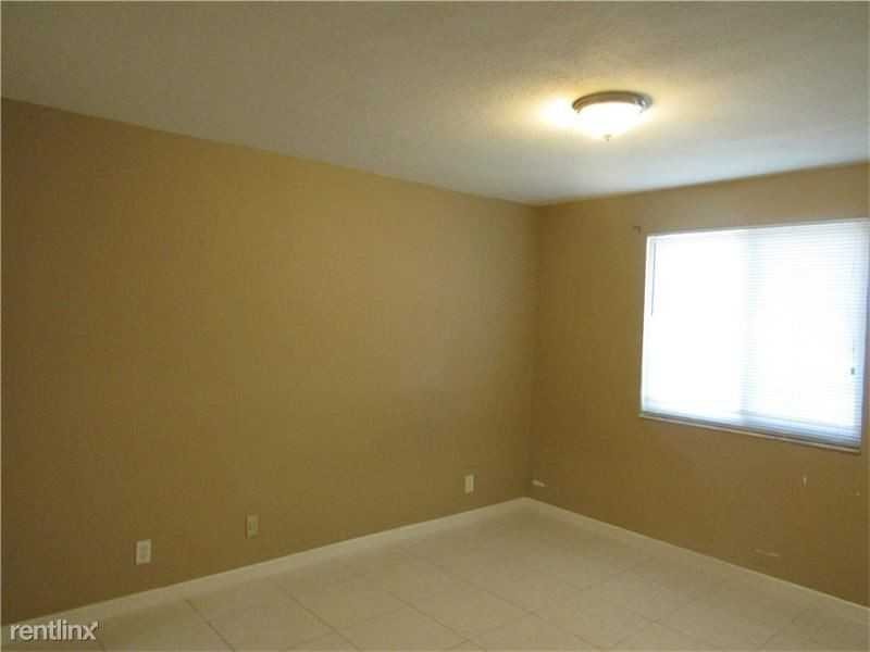 10570 Royal Palm Blvd - Photo 2 of 5