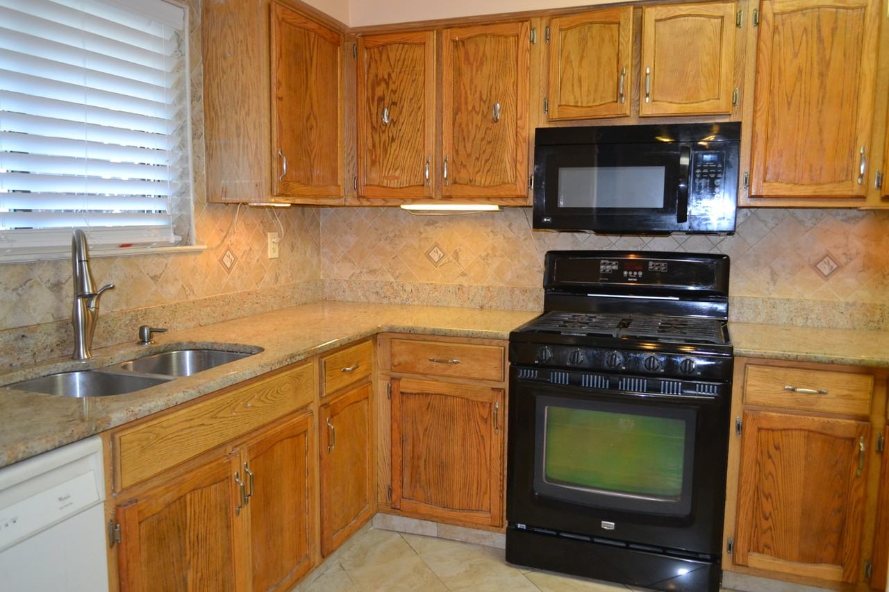 78 Jean Ct - Photo 3 of 27