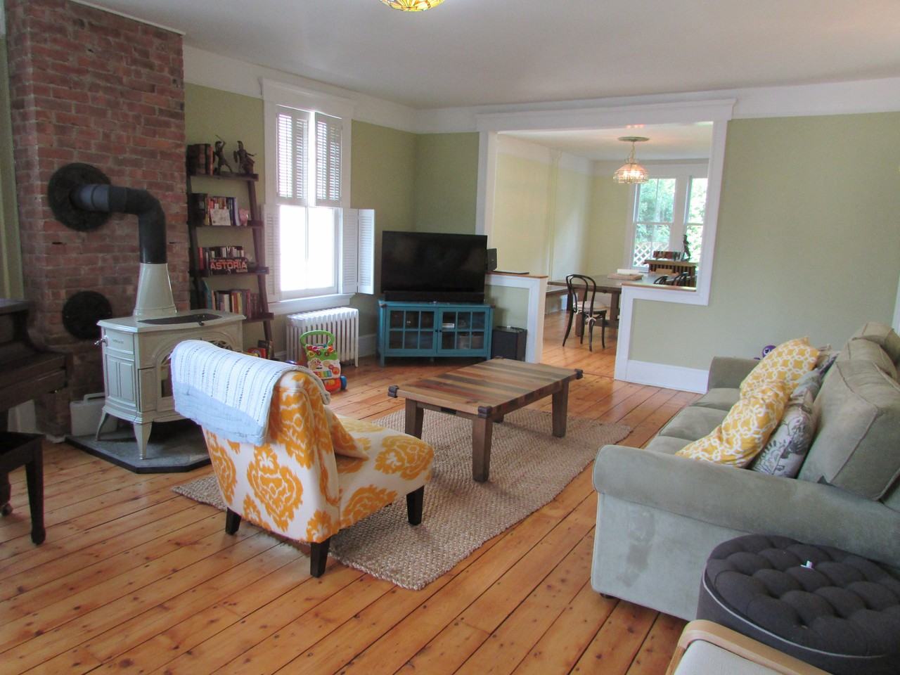 15 S Dutcher St - Photo 2 of 21