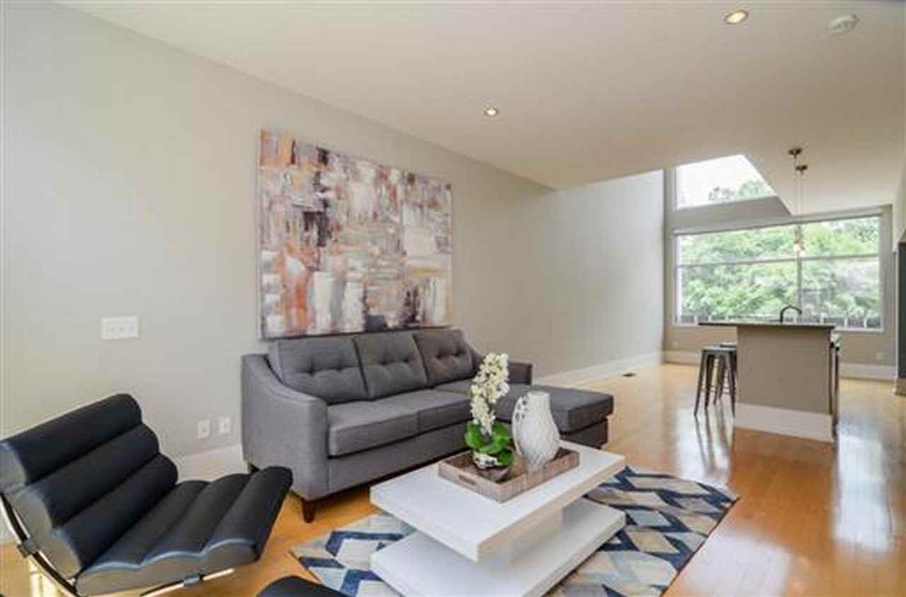 706 Strickland Dr - Photo 3 of 13