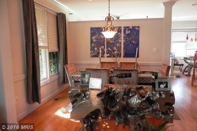 9859 Main Street - Photo 3 of 18