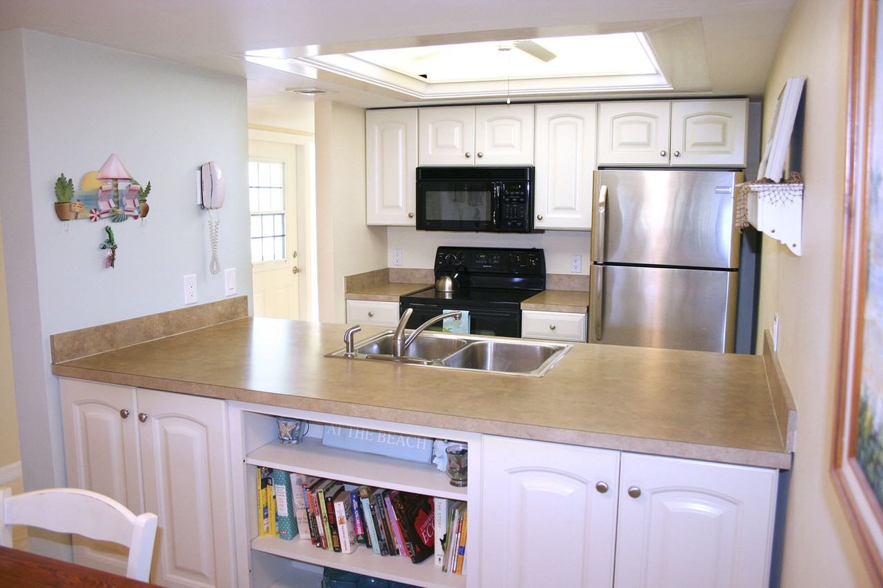 5571 NE Gulfstream Way - Photo 2 of 13