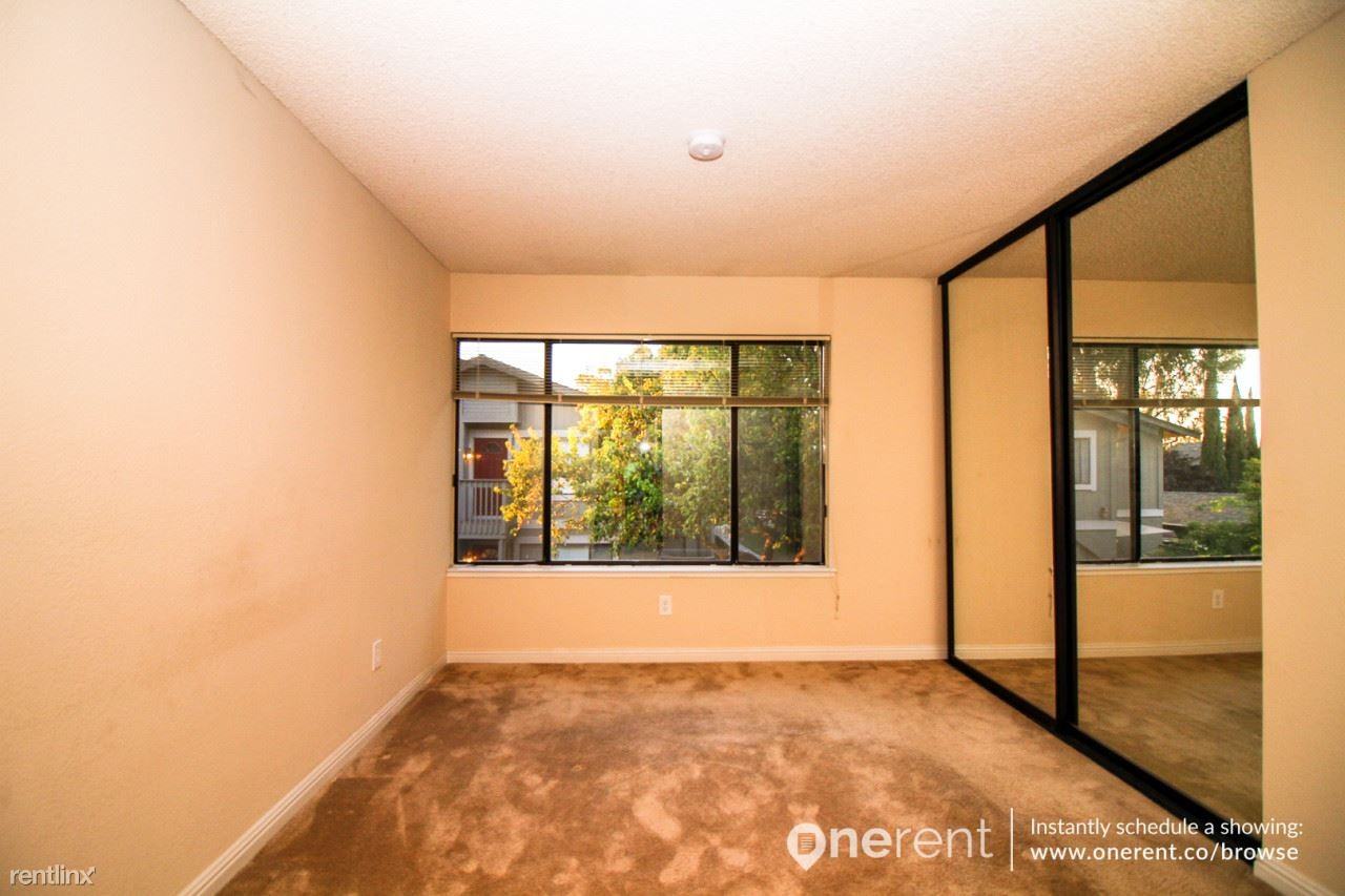 5006 Grey Feather Cir - Photo 2 of 10