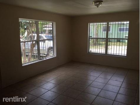 2305 E 28th Ave - Photo 2 of 10