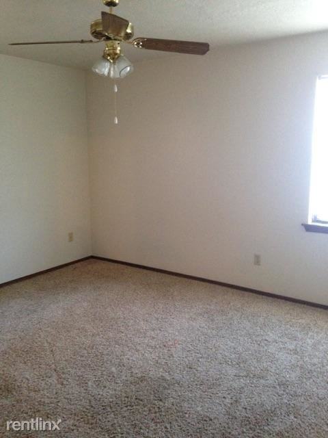 Mickaszac Properties - Photo 3 of 8