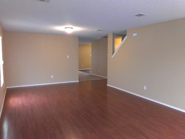 12104 Worchester Dr - Photo 2 of 5