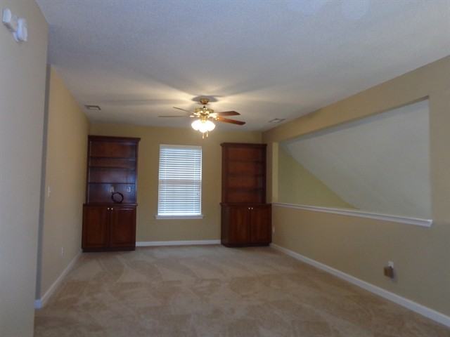 2102 Spring Hill Cir - Photo 3 of 11