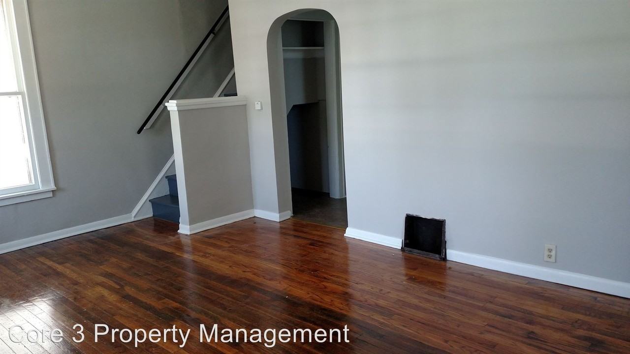 904 W Washington St - Photo 3 of 8