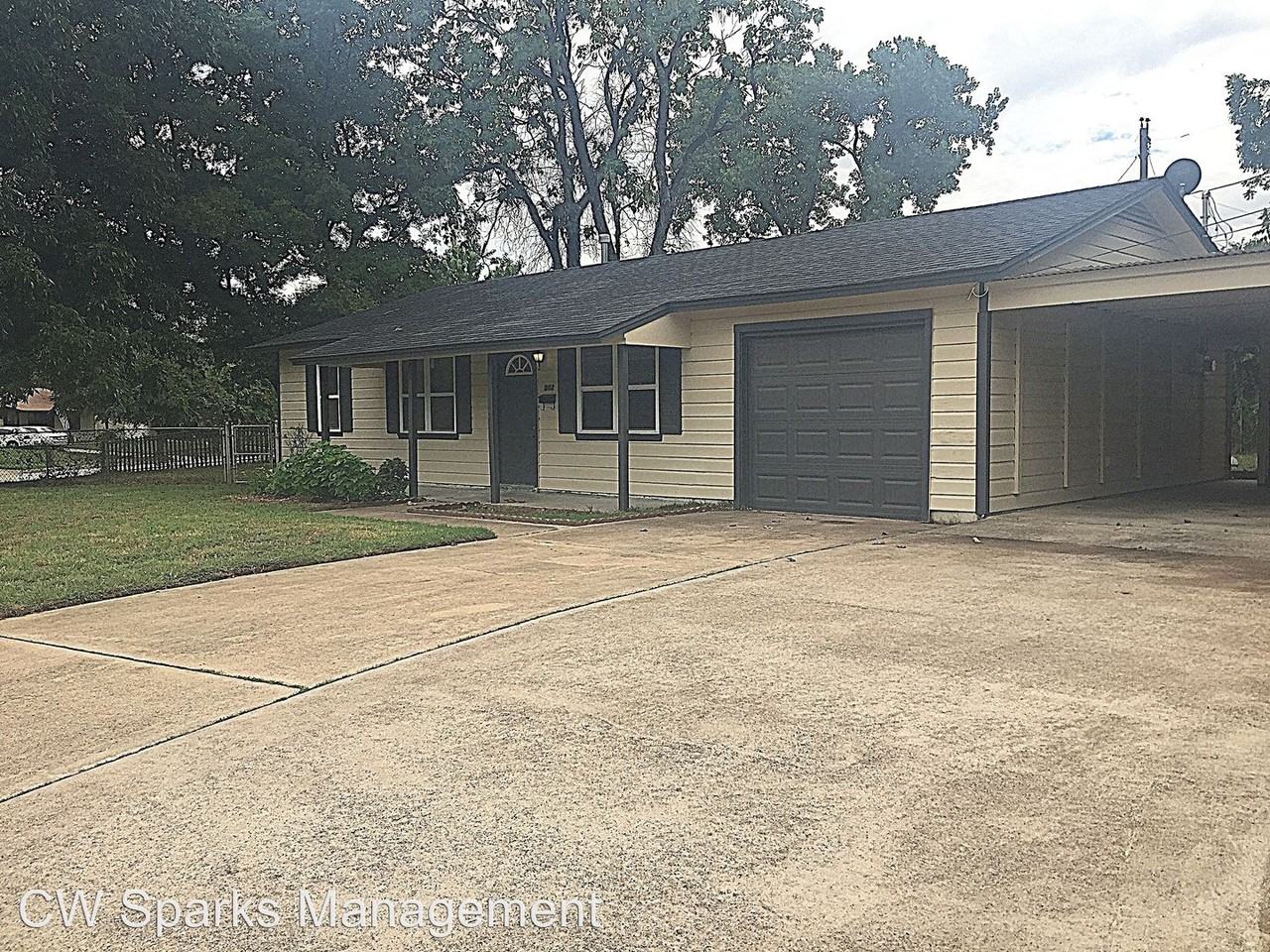 903 Aransas Dr - Photo 2 of 14