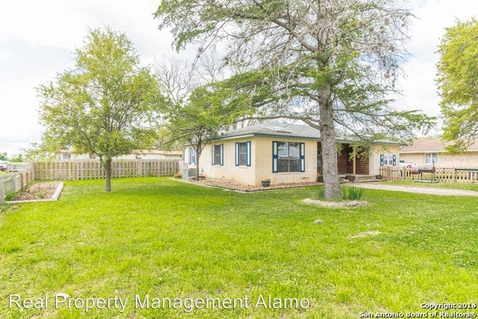 408 Old US Hwy 90 E - Photo 3 of 25