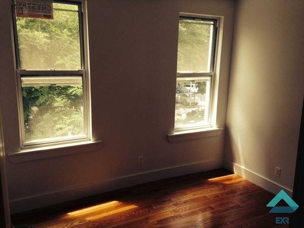 31 Montrose Avenue #3N