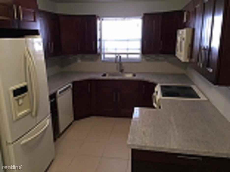 501 SW 120th Ave - Photo 2 of 7
